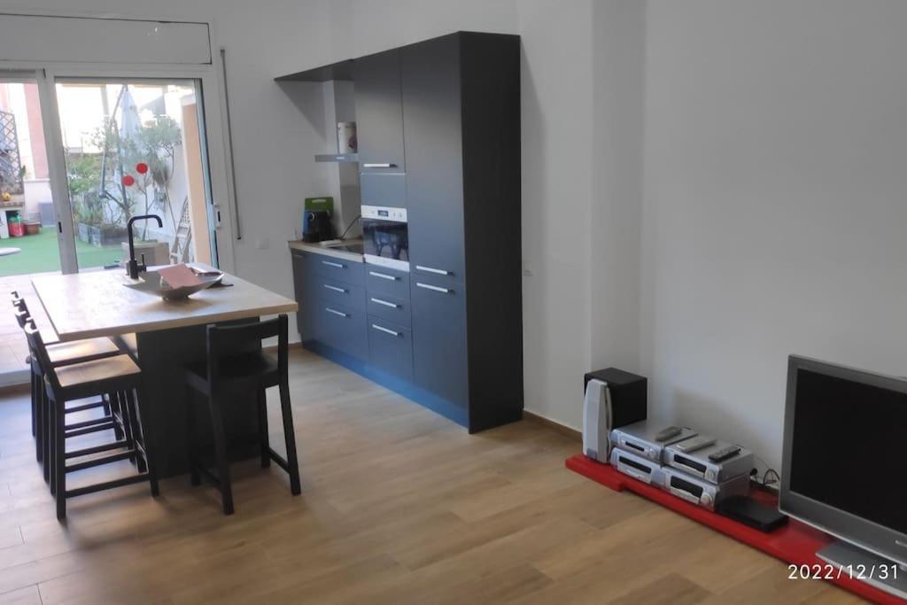 Precioso Apartamento Con Magnifico Patio. Sant Feliu de Llobregat Ngoại thất bức ảnh