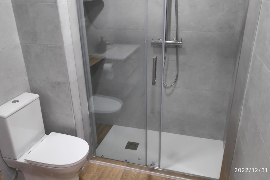 Precioso Apartamento Con Magnifico Patio. Sant Feliu de Llobregat Ngoại thất bức ảnh