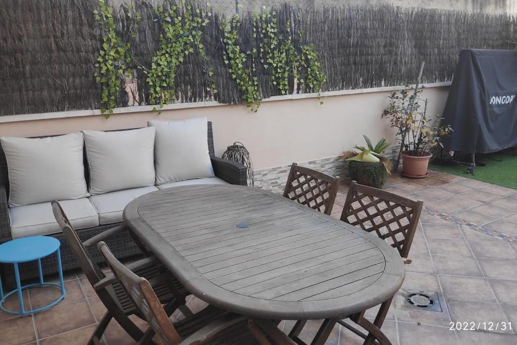 Precioso Apartamento Con Magnifico Patio. Sant Feliu de Llobregat Ngoại thất bức ảnh