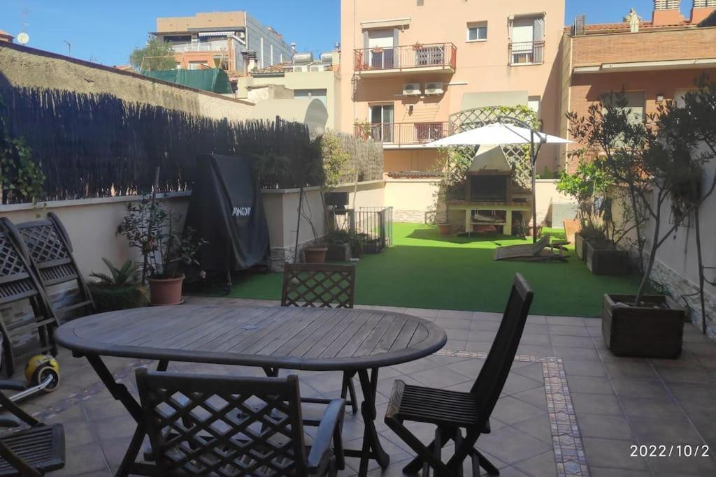 Precioso Apartamento Con Magnifico Patio. Sant Feliu de Llobregat Ngoại thất bức ảnh